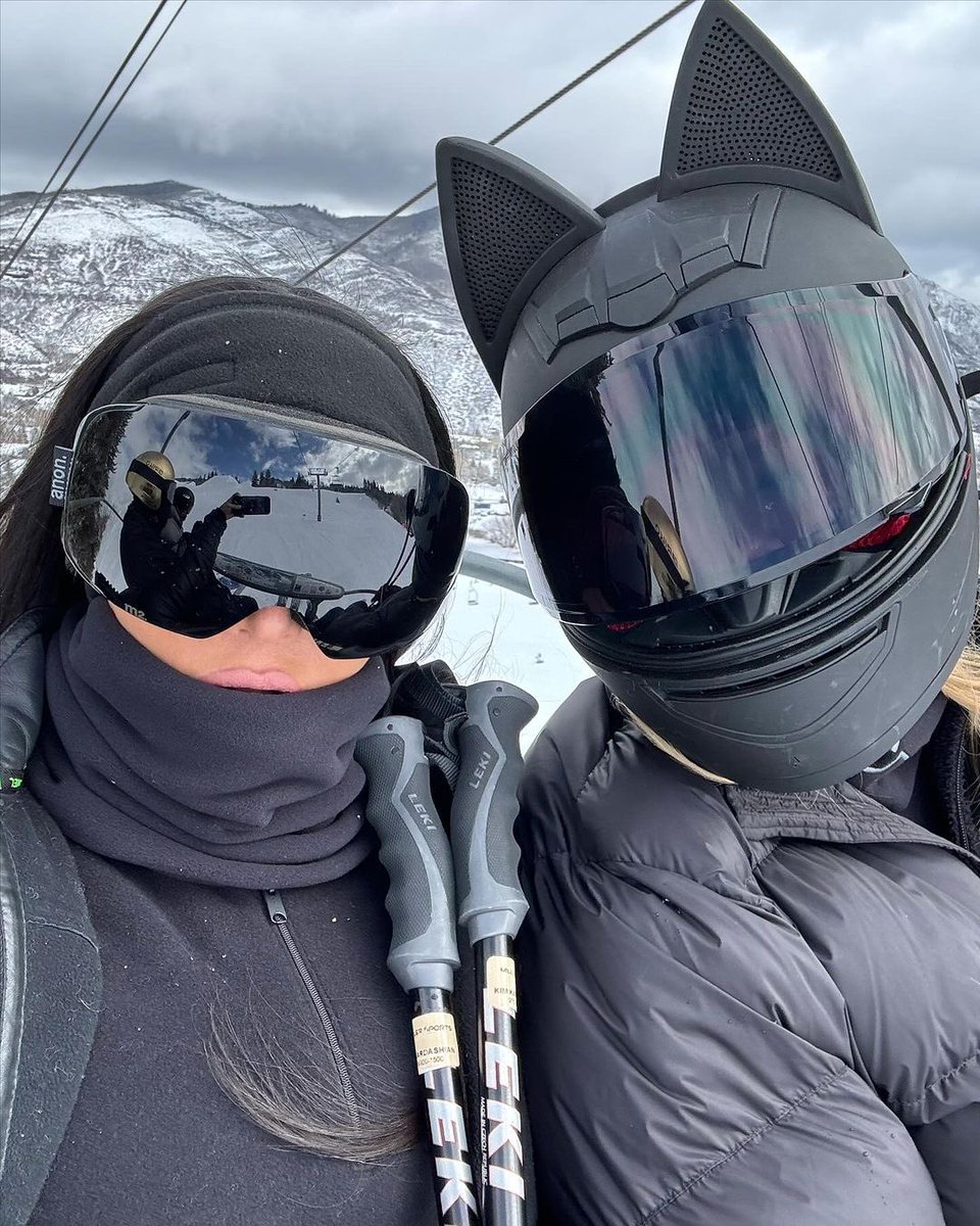 KimKardashian's tweet photo. ASPEN https://t.co/NrAFnbt0ve