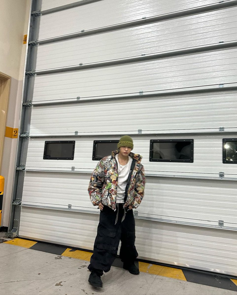 SimonD_Nation's tweet photo. [240124] #SimonDominic IG POST 
Dress warmly

#AOMG #SimonD #쌈디 https://t.co/4H8rsLNrbt