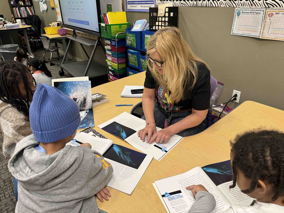 MarionneauxAz's tweet photo. First grade reading time! Our tigers are learning all about sharks 🦈 #BESDgrowstogether https://t.co/BTFnF4y1kU