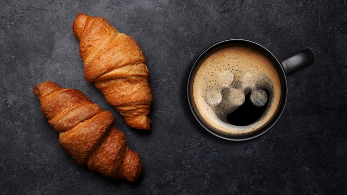 The results are in! Your favourite way to eat your croissant is to... Tear it! 

Occupiers can visit <a href="/Horseboxcoffee/">Dark Horse Roastery</a> (from 7am), Hive Café, <a href="/BeeHouse_MP/">𝘉𝘦𝘦 𝘏𝘰𝘶𝘴𝘦</a> or Pierreponts Café (from 8:30am) tomorrow for a complimentary pastry.

miltonpark.co.uk/event/croissan…

#CroissantDay🥐☕