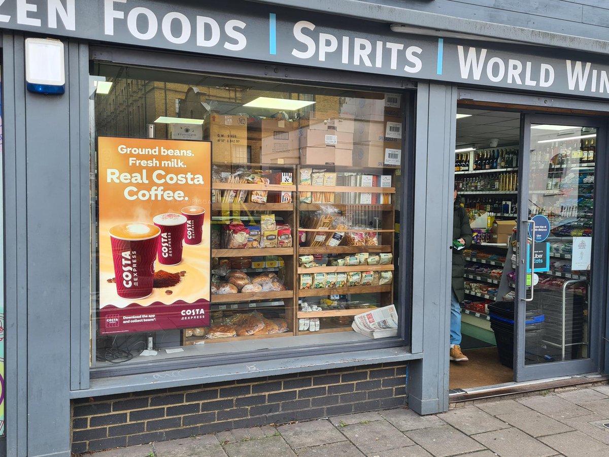 A new <a href="/CostaCoffee/">Costa Coffee</a> Express campaign (booked by <a href="/emc_uk/">EssenceMediacom UK</a> and <a href="/kineticwwUK/">Kinetic UK</a>) went live across 164 of our screens today. Our stores frequently request their #foodtogo services to be advertised so they are very pleased with this one!
#costaexpress #dooh #shoplocal #convenience #OOH