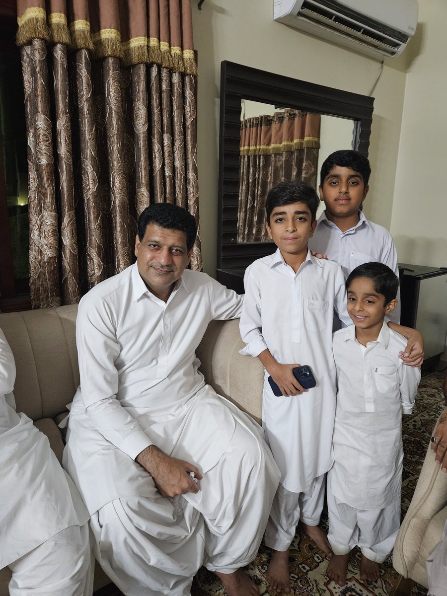 ZahoorBuledi's tweet photo. With my little fans & Jiyalas Hassan Jan, Abdul Basit and Adnan who are also campaigning for me. My political ideology & narrative are based on peace, harmony, development & prosperity of the constituency, Makran division & Balochistan Province for the future of our many generations to come. @BBhuttoZardari