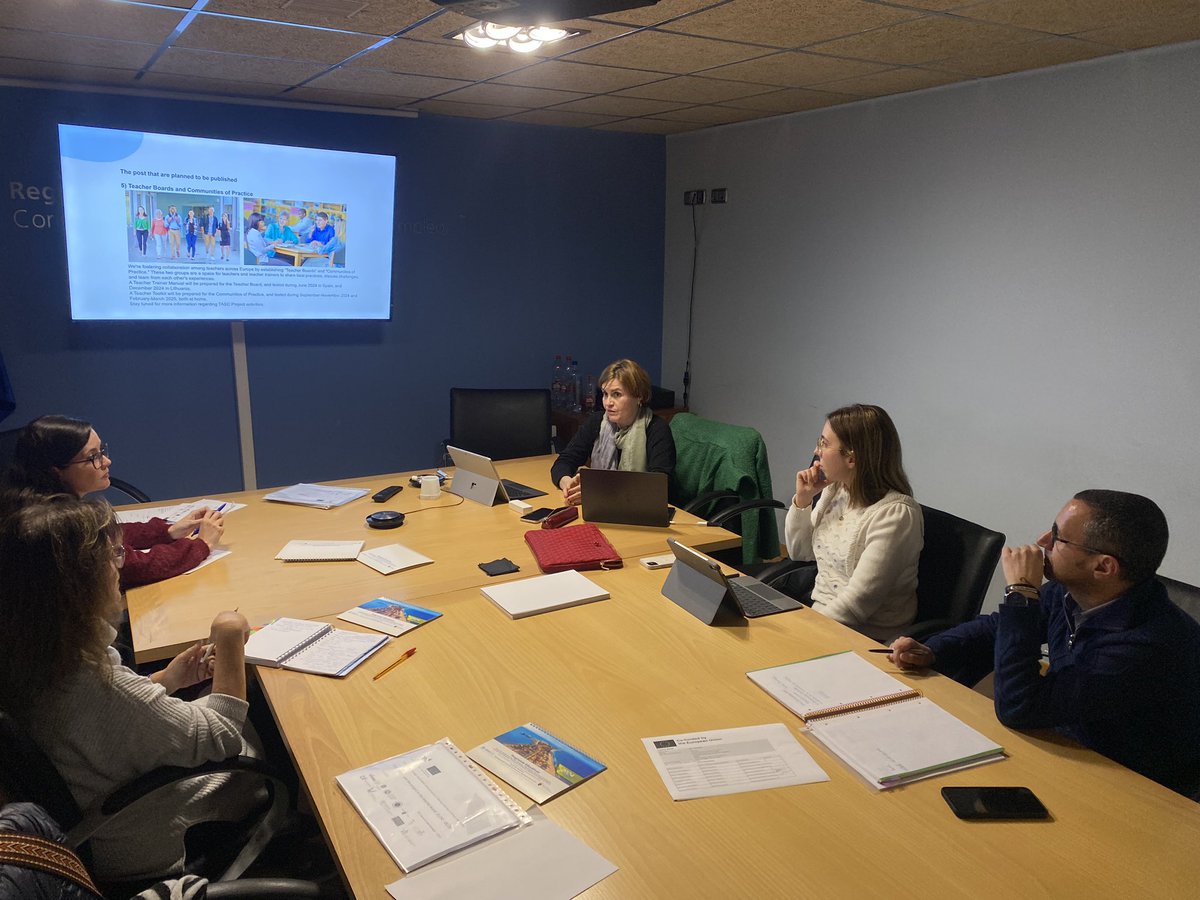 ProgramasRM's tweet photo. 📍🗣️📝1st National Physical kick-off Teacher Board: Social Change through Sustainable Communication in Lifelong Learning in Schools and Society @tascprojecteu #TeacherAcademy #SustainableCommunication https://t.co/DPAq0MMCvA