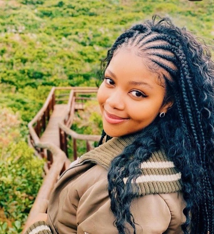 LAMODEMAGAZINE2's tweet image. Who is deserving of the title for the most fashionable female housemate this season?

Liema                  OR                    Zee

#bbmzansi       #lamodemag #lamodespot