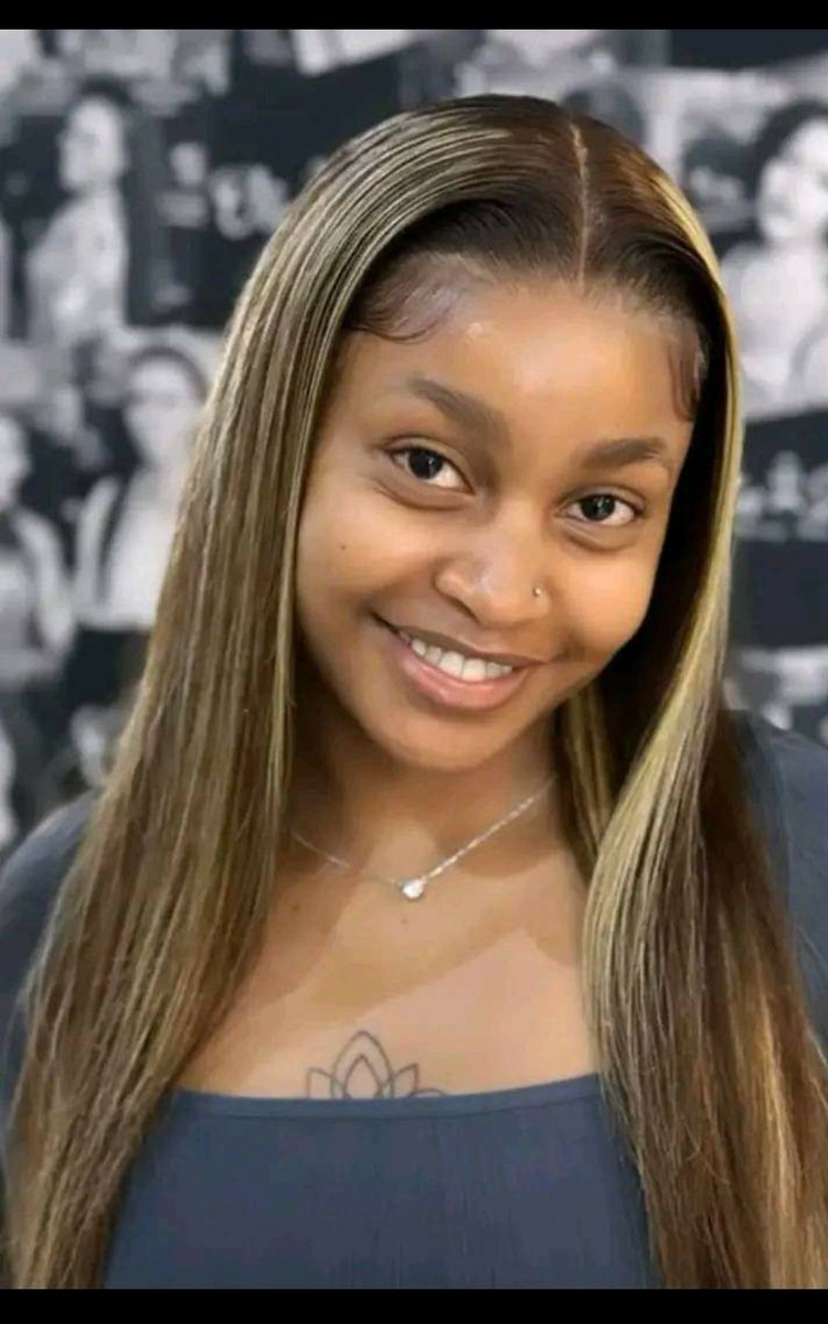 LAMODEMAGAZINE2's tweet image. Who is deserving of the title for the most fashionable female housemate this season?

Liema                  OR                    Zee

#bbmzansi       #lamodemag #lamodespot