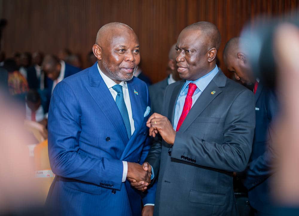 BillyKambale1's tweet photo. L’amour entre nous sera et restera notre arme fatale contre les adversaires de ⁦@fatshi13_⁩ et nous resterons du bon côté de l’histoire que nous écrirons en lettre d’or. 

Place au travail pour le peuple. https://t.co/cScrMahBXn