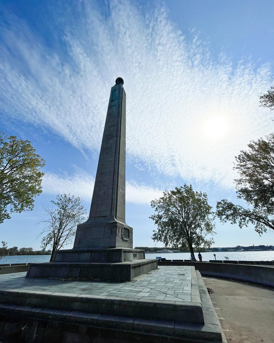 Did you know Erie is known as America’s “Flagship City”? 🇺🇸 #Erie acts as the state’s access to the #GreatLakes and has a long history as a shipbuilding, fishing and railroad hub.

📸 : @lakeerielocals

#EriePA #EriePennsylvania #LakeErie  #MaritimeHistory