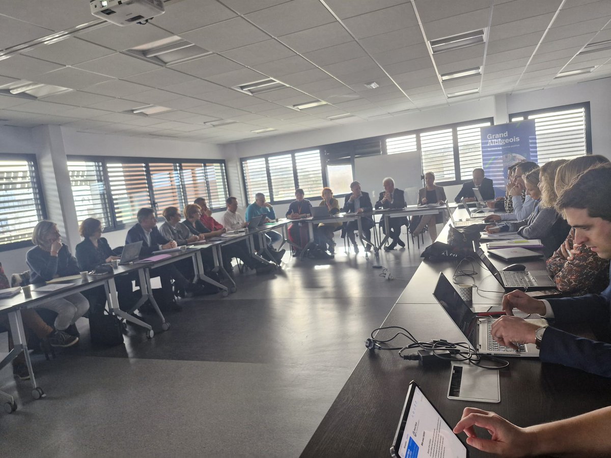 À #Albi avec ma collègue <a href="/sandrinesoliman/">Sandrine Soliman</a>, le VP de l'agglo Roland Gilles, le <a href="/croustoulouse/">Crous de Toulouse-Occitanie</a>, @IMTMinesAlbi <a href="/UnivChampollion/">INU Champollion</a> pour partager un schéma local commun #enseignementsup #recherche. 

Une vie étudiante dynamisée, une formation pour tous et une recherche d'excellence. 
👏🏻