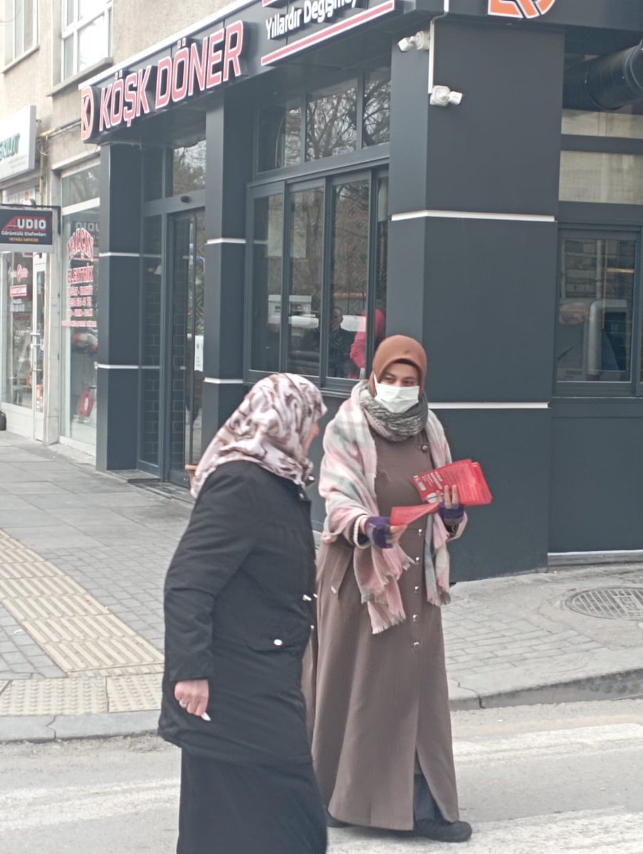 rprefahpolatli's tweet photo. Soğuk kış demeden gönülü olarak bu parti için çalışmakta olan kadin kolları baskanlarimiz https://t.co/JRV2hAWZg6