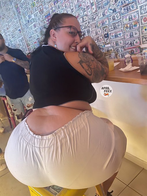 My ass can’t go anywhere without getting attention ? https://t.co/2vgTVOAup7
