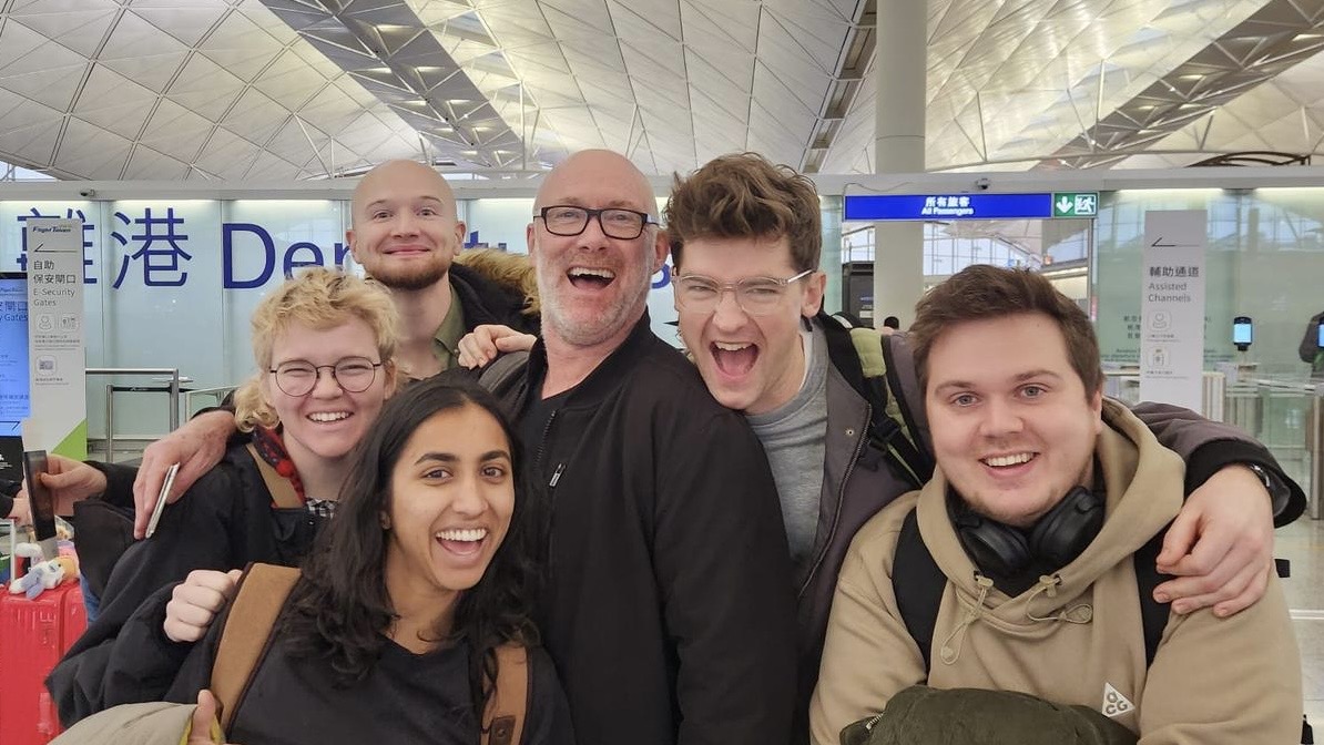 bearhuntlive's tweet photo. 12 successful bear hunts in Hong Kong, bring on Singapore! ✈️🐻🗺️
#WereGoingOnABearHunt #familytheatre #kidstheatre #hongkong #singapore https://t.co/aEUaOdLsFx