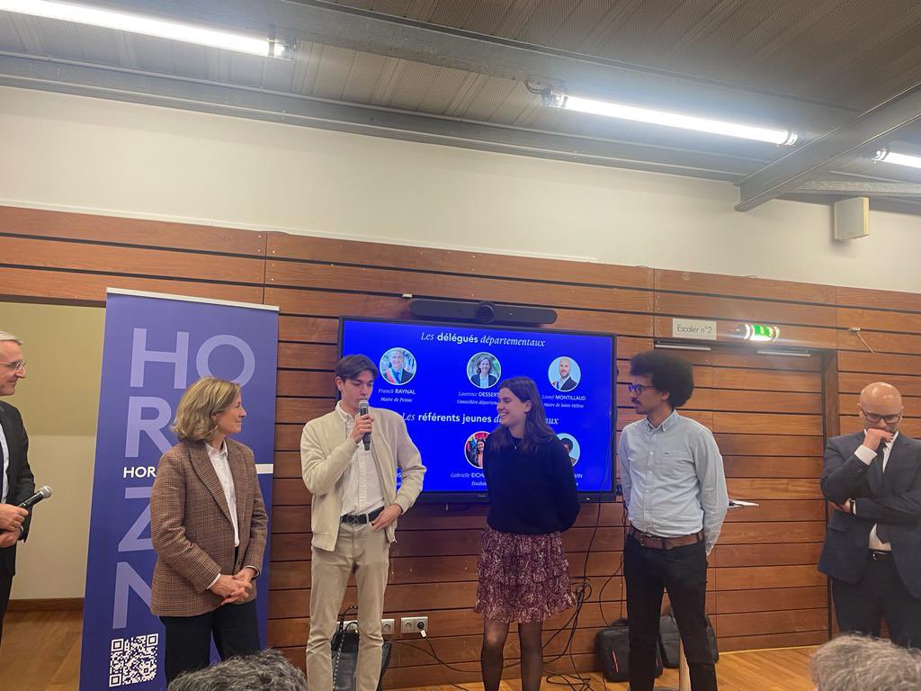 🔵 Soirée des voeux 2024 d’@HorizonsLeParti Gironde ⚪️ Devant une salle pleine, nos délégués départementaux et nos référents jeunes ont exprimé leurs vœux et les projets pour cette nouvelle année ! @xavierbonnefont et @TMesnier se sont également exprimés devant nos adhérents