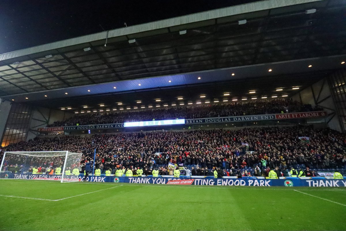 More than 7,300 fans on a Monday night in Blackburn. Wrexham fans truly are special ❤️ 🔴⚪️ #WxmAFC