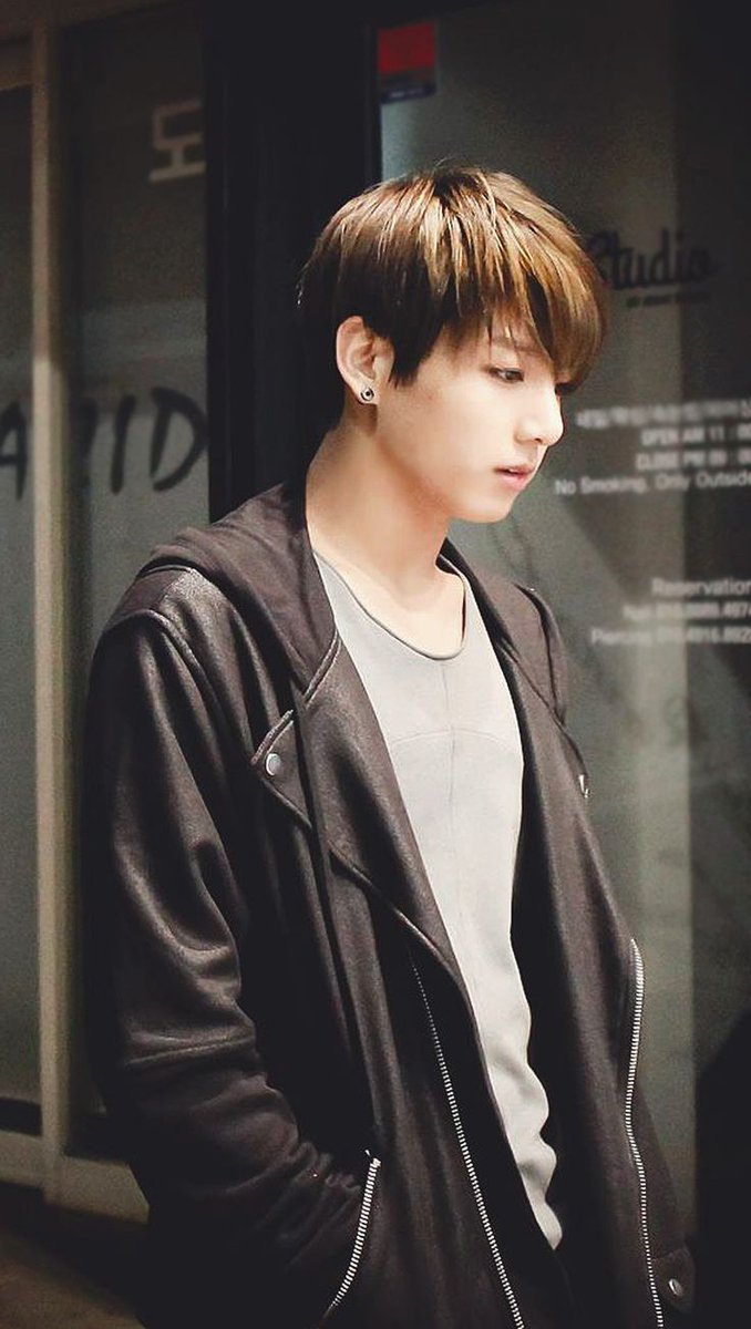 NevenelVento's tweet photo. "I need u" week #kookiday https://t.co/9wFb6ppTcd