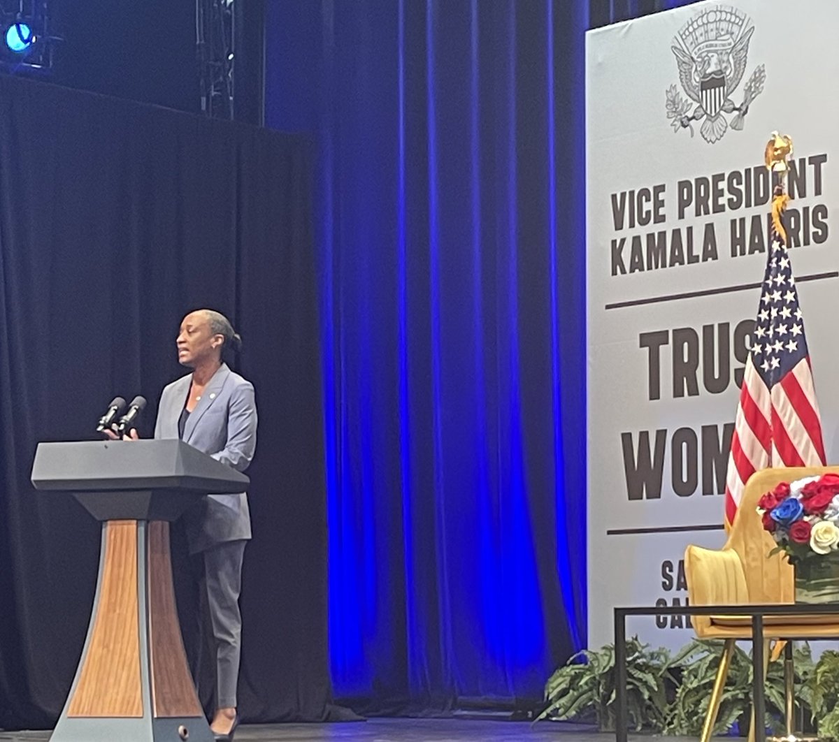 sfpelosi's tweet photo. Joyful warriors assembled as VP Kamala Harris made the case for women’s rights, for freedom of choice, for Black maternal health, LGBTQ+ equality — and for the care and community we need to push forward.
#VPFightsForWomen https://t.co/Wc95P35n1r