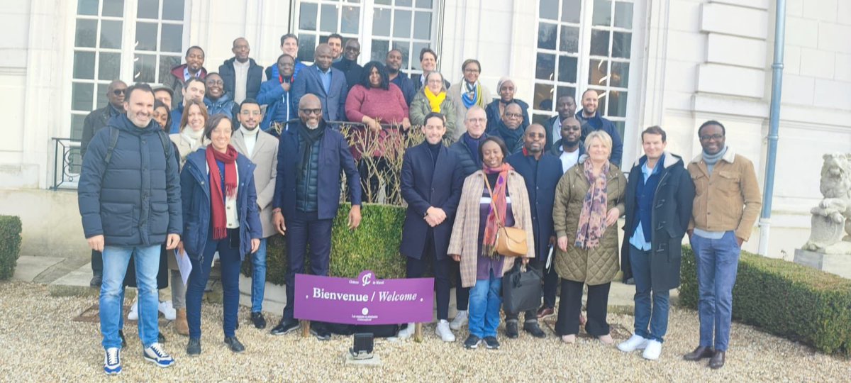 ALAOCHANOU's tweet photo. Très fier de la communauté des managers de Ecobank International ! De bons moments d’échanges et de réflexion du 25 au 27 janvier au cours de notre retraite stratégique autour du thème : Agir ensemble pour une vision commune. C’est parti pour de belles perspectives #Ecobank https://t.co/8eQo81AjLd