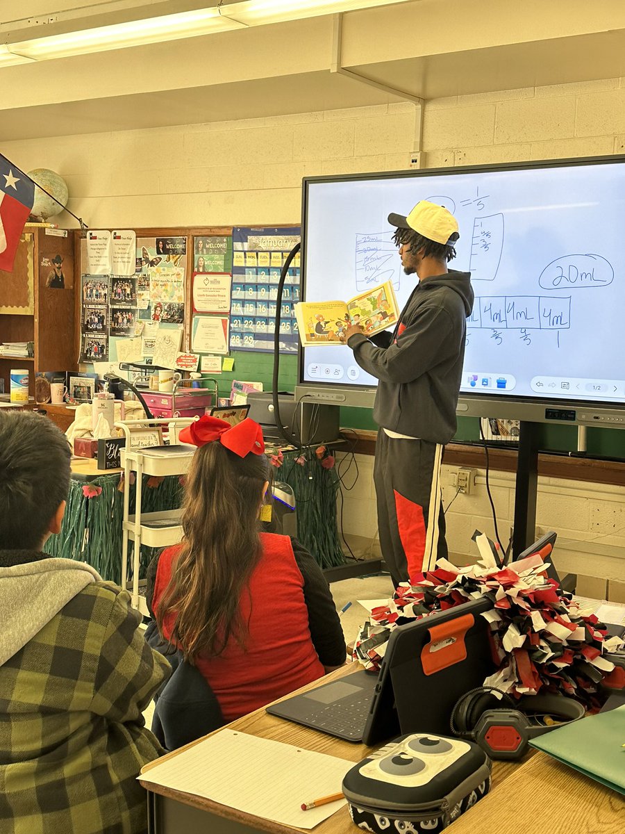 📖My students had the privilege of having <a href="/dariusf0rd/">Darius Ford</a> read to them and talk about the importance of education. Thank you <a href="/TCUAthletics/">TCU Sports</a> for providing this opportunity to our school! #OneFortWorth