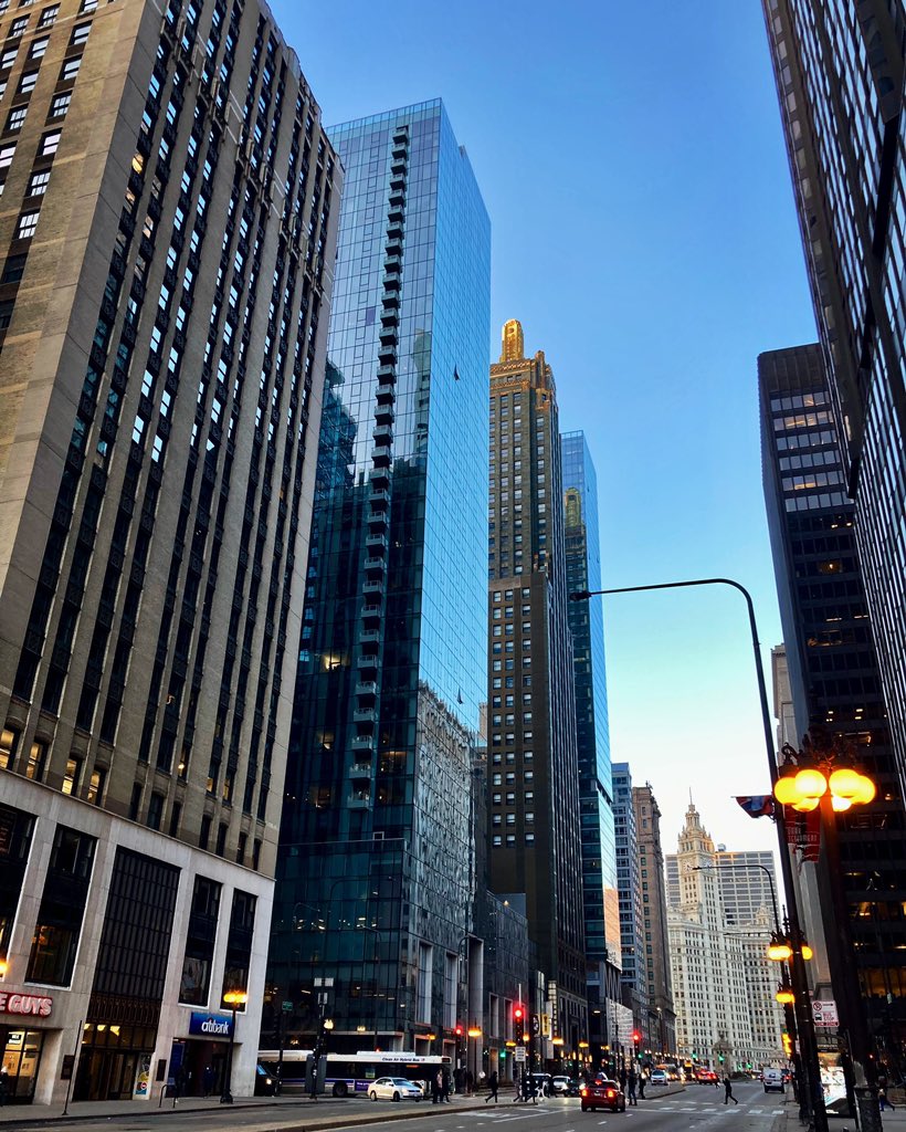 How beautiful is #Chicago today ❤️

#likechicago #onlinechicago #chicagohome #chicagolife #chicagolove #chicagodowntown #chicagostreets  #chicagocity #chicagoland #chiarchitecture #visitchitown #illinois #enjoyillinois #windycity #chicagoartist #michiganavenue