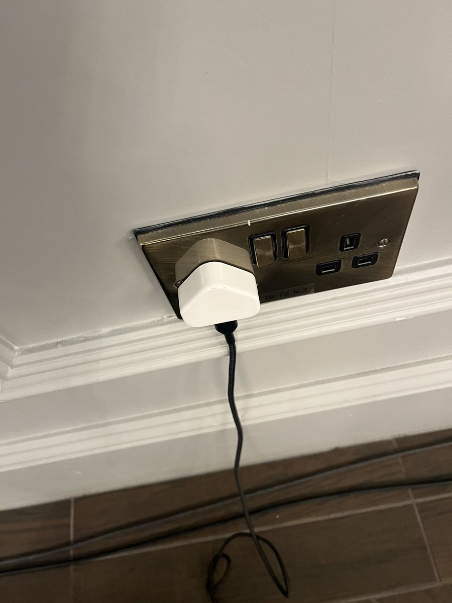 Peter_u105's tweet photo. When you wonder why your phone isn’t moving from 20% then realise you didn’t switch it on #operatorerror https://t.co/ZeAmapNzn2