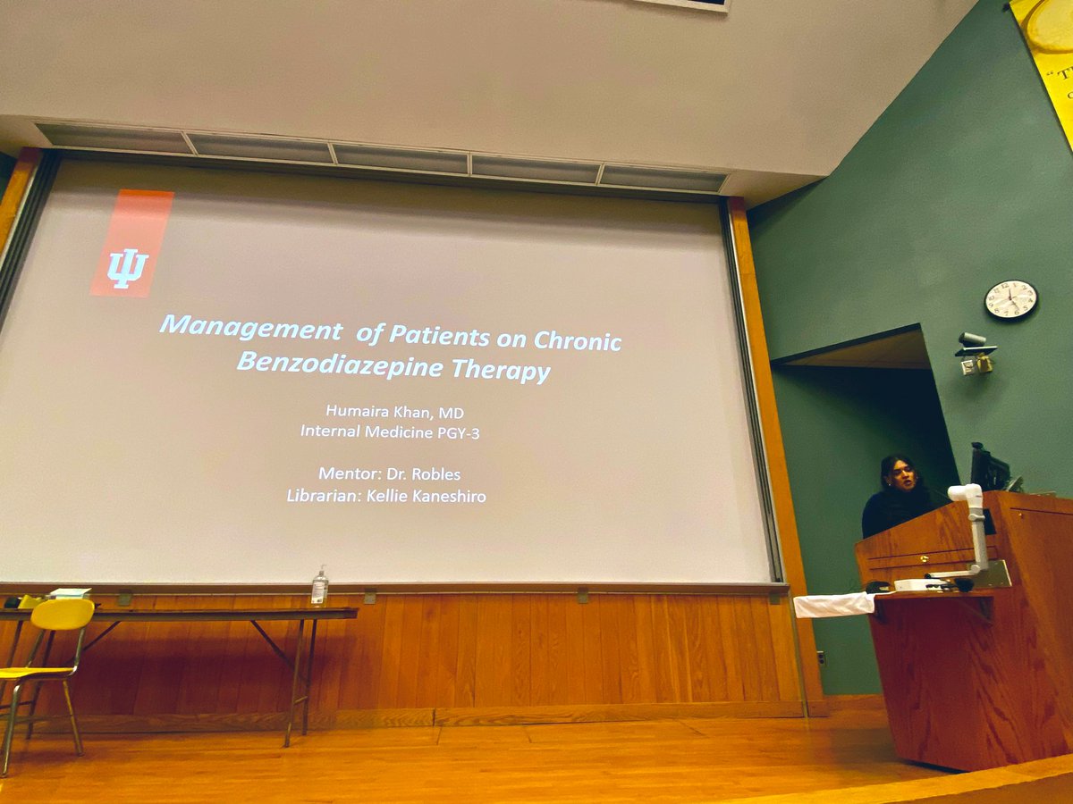 Kudos to our 🌟 PGY3 residents Luke and Humaira for kicking off the #SeniorSeminar series with their great talks‼️Stay tuned as we continue our countdown to graduation with more of our amazing residents presenting their work🎓 #MedTwitter