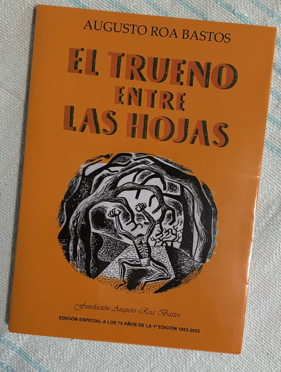 Sorteamos esta recién publicada edición conmemorativa de los 70 años de “El trueno entre las hojas”, con ocho estudios preliminares de analistas nacionales e internacionales. Sólo te pedimos seguir esta cuenta, retuitear este post y arrobarlo a un conocido. Sortea el 6 de febrero
