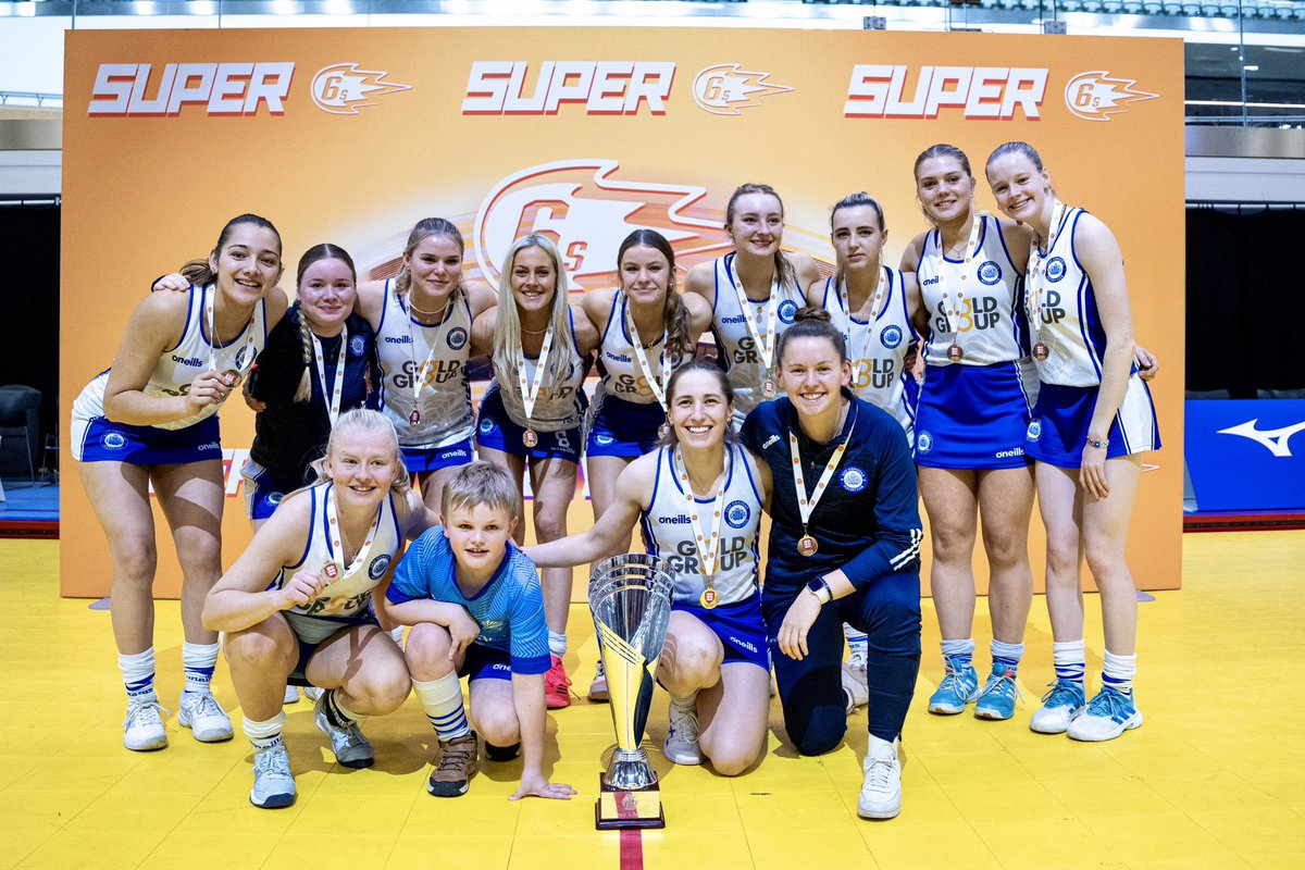 <a href="/EnglandHockey/">England Hockey</a> #SuperSixes 🏑Champions 🏆with <a href="/eghockeyclub/">East Grinstead HC</a> @eastgrinsteadw1s 💙 - Congrats to <a href="/crazykeeper123/">Lauren Roberts</a> &amp; <a href="/allroggen/">Emma Allroggen</a> 
•
#TeamWCP #WCPHockey