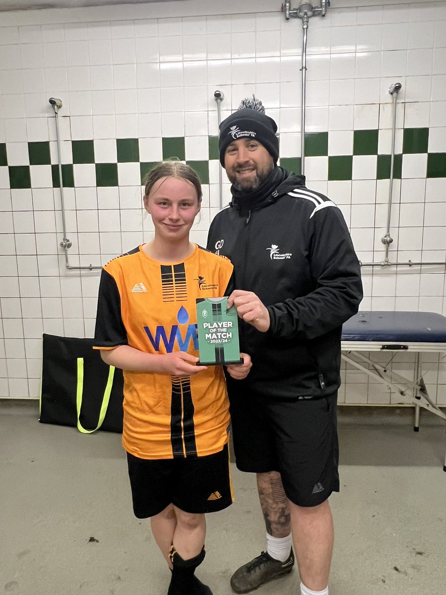 CoachKenners28's tweet photo. All ends square with a draw.

Game of few chances and some great saves both end. 

Alisha got player of the match. She worked tirelessly for the full game, outstanding. @LincsSchoolsFA 

#proudofthemall @LincolnshireFA 

B. Eyre &amp; son ltd and Steven Bowers

🙏❤️⚽️ https://t.co/HdYbcbaDGY