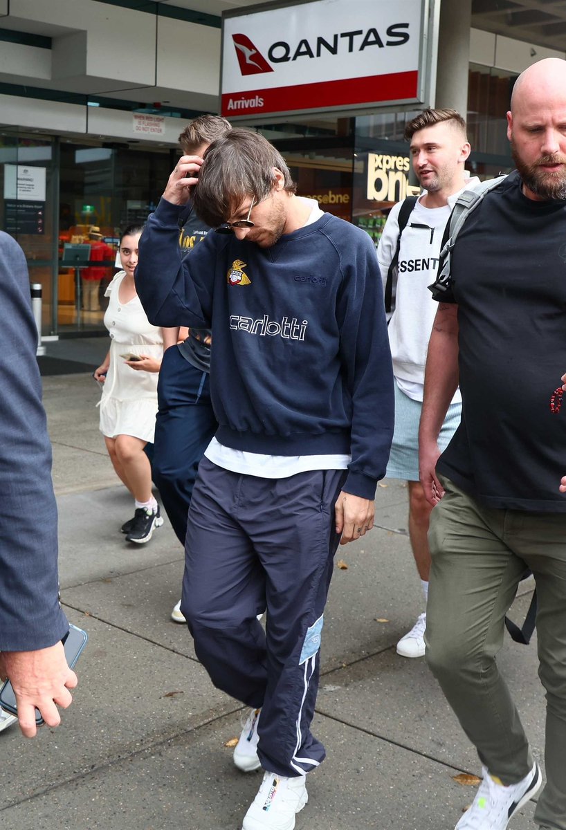 ltstanbrasil's tweet photo. 📸 | Mais de Louis ontem no aeroporto de Brisbane, na Austrália! https://t.co/lsXKZMcyRU