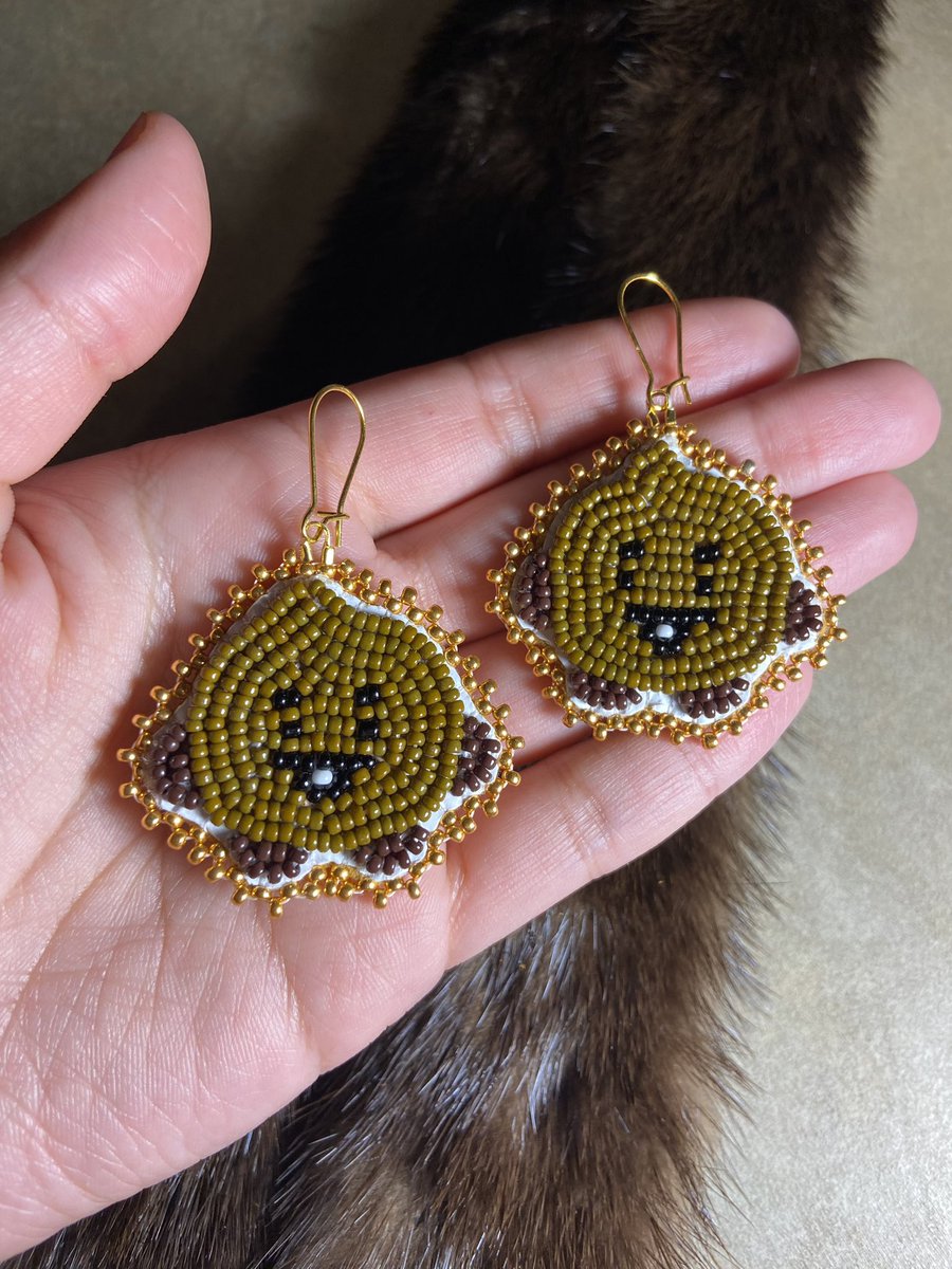 hangsangwjk's tweet photo. Hey yβall trying to sell as much earrings I can for rent coming up!!
Shooky $55 CAD ($41 USD)
White Hearts $60 CAD ($44 USD)
Blue Drops $55 CAD ($41 USD)
#beadwork #nativeamerican #beadedearrings #nativearmy https://t.co/JcmiMTIddL