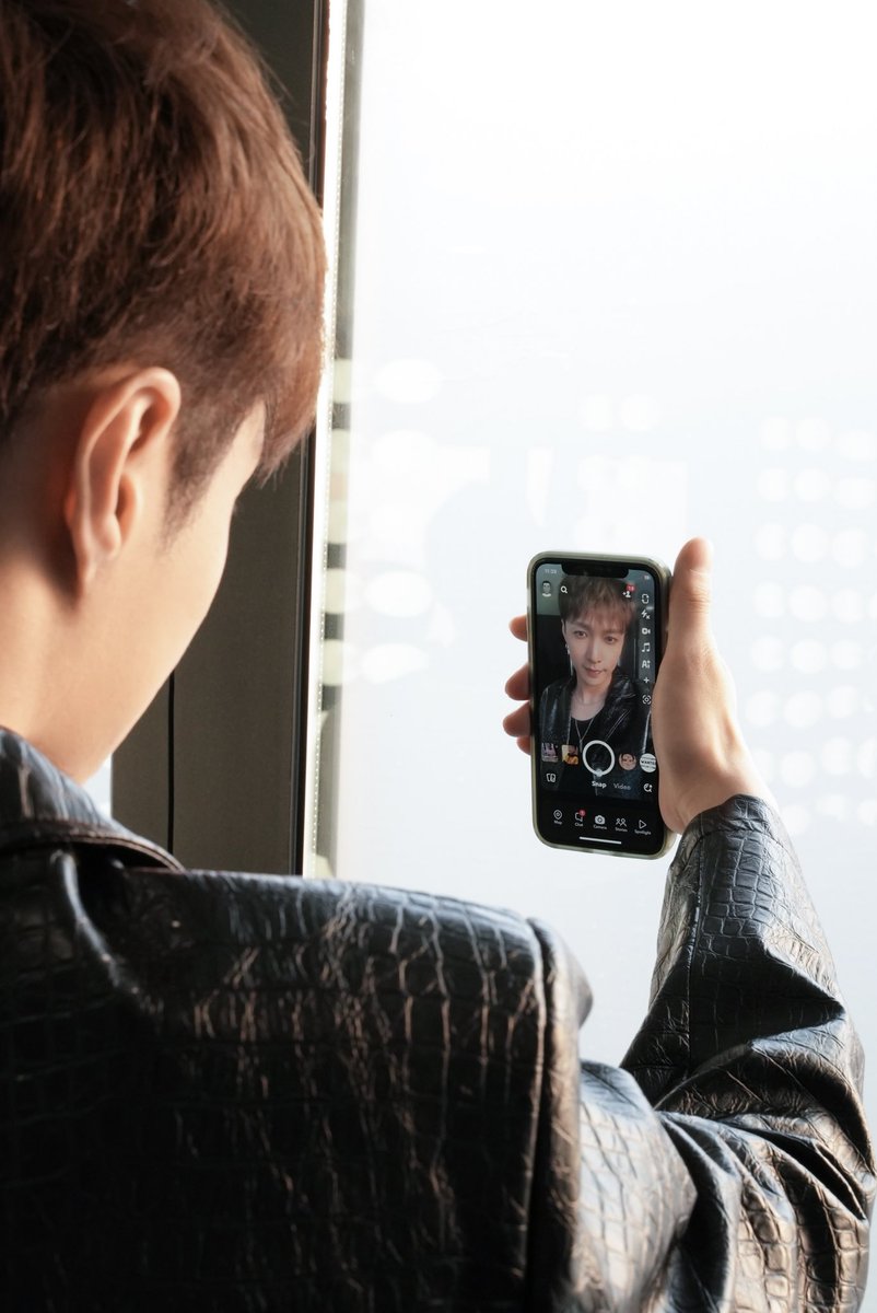 Lay Zhang tweet media