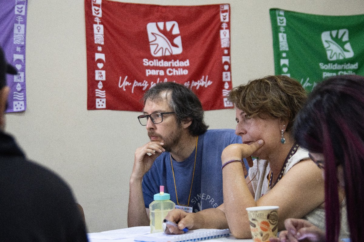 psolchile's tweet photo. Durante este fin de semana, se realizó el primer encuentro nacional de Solidaridad para Chile en Concepción 🥰

Nos encontrarnos más de 100 compañerxs de 9 regiones del país a debatir los horizontes de la organización ☝️
¿Te interesa ser parte? Ponte en contacto por DM 📩🤝 https://t.co/9GGozwRbHT