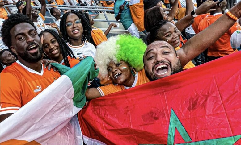 أروعُ ما في هذا الكان أنه فتح أُفُقًا جديدا، وصادِقًا، لمنطِقِ وحُلمِ #خاوة_خاوة .
حِنَ لا تجِدُ الآذان، والقلُوبَ، الصاغية جهةَ الشرق، فابحث عنها ما تحت صحراء إفريقيا… 
هناكَ الكثير من الحبِّ والصدق… تمُدُّ إليهم اليد فيأتيك الجواب من القلب ❤️