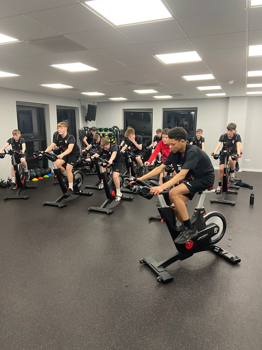 west_endfc's tweet photo. West End Fc Reds 2009s were at Colosseum Fitness in Westhill this evening. Great shift put in from the lads doing something a bit different. 👏 ⚽️🔴⚪️🔴🚲🚲🚲 https://t.co/jjSosWVVjC
