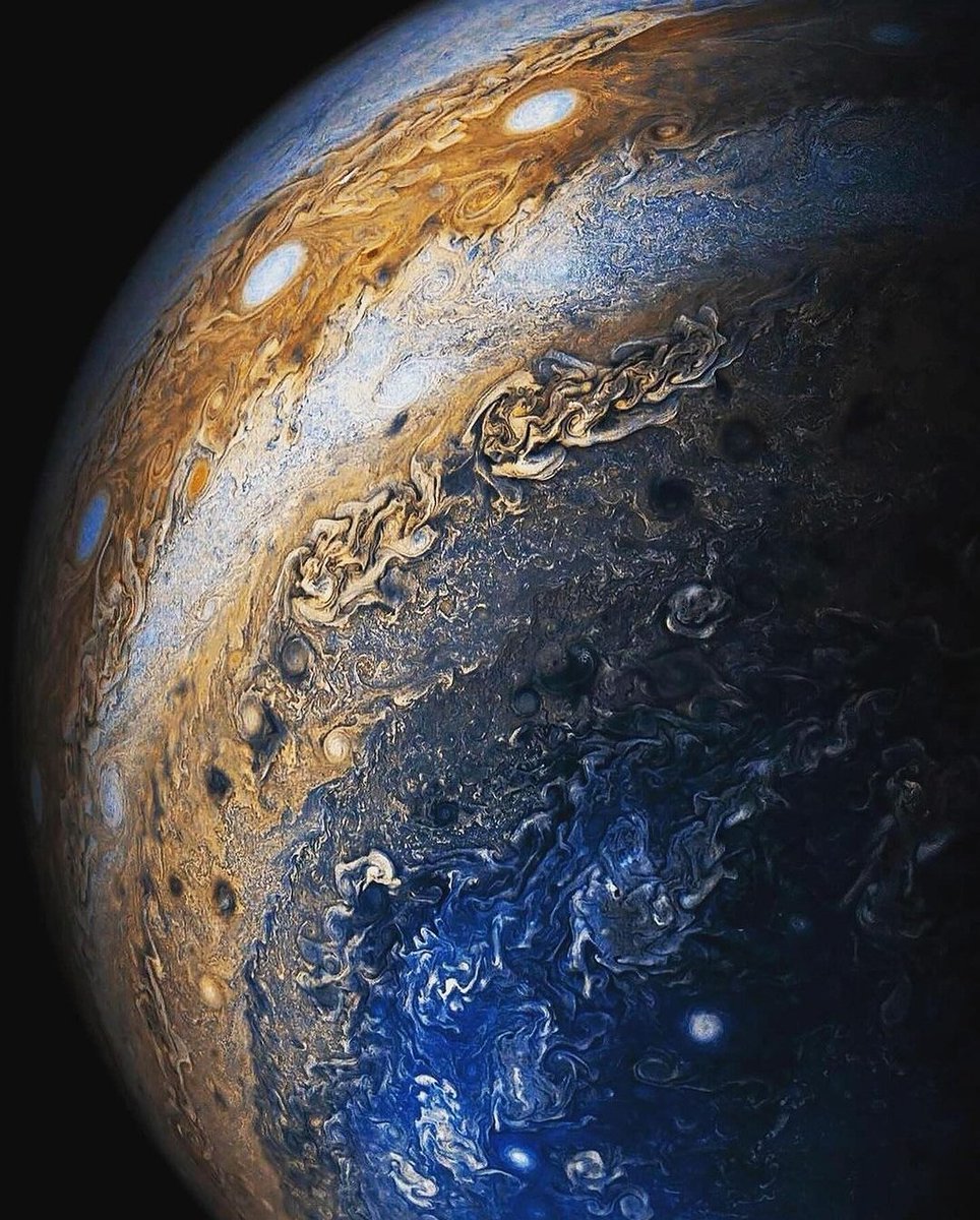 APilgrimsCoffer's tweet photo. New NASA Juno Spacecraft photos of Jupiter released. Random accident, or beautiful display of the Creator's handiwork?
#YouKnowTheAnswer https://t.co/zKdQ6vLMCB