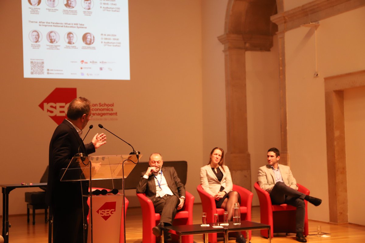 lese_conference's tweet photo. Our second round table on "After the Pandemic: What It Will Take to Improve National Education Systems" was also a success 🤩
@CratoNuno @CarlaHaelermans @AgasistiT @angrist_noam https://t.co/VedhCfC61r