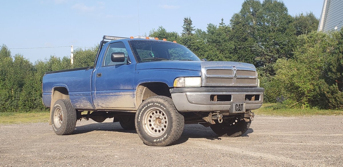 Duramax is cool... but i miss my dodge so much. I wish i didnt have to sell it😭