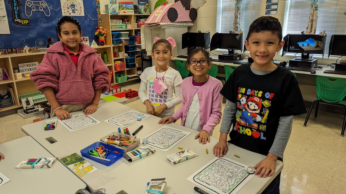 Ocelotscode's tweet image. ๐คOur Ocelot coders have reached Level 1๏ธโฃ0๏ธโฃ0๏ธโฃ of this year's Coding Adventure! They got to apply their coding skills by doing an @Ozobot 100th day activity!๐ค๐๐ฝ #OcelotsCode #Coding108