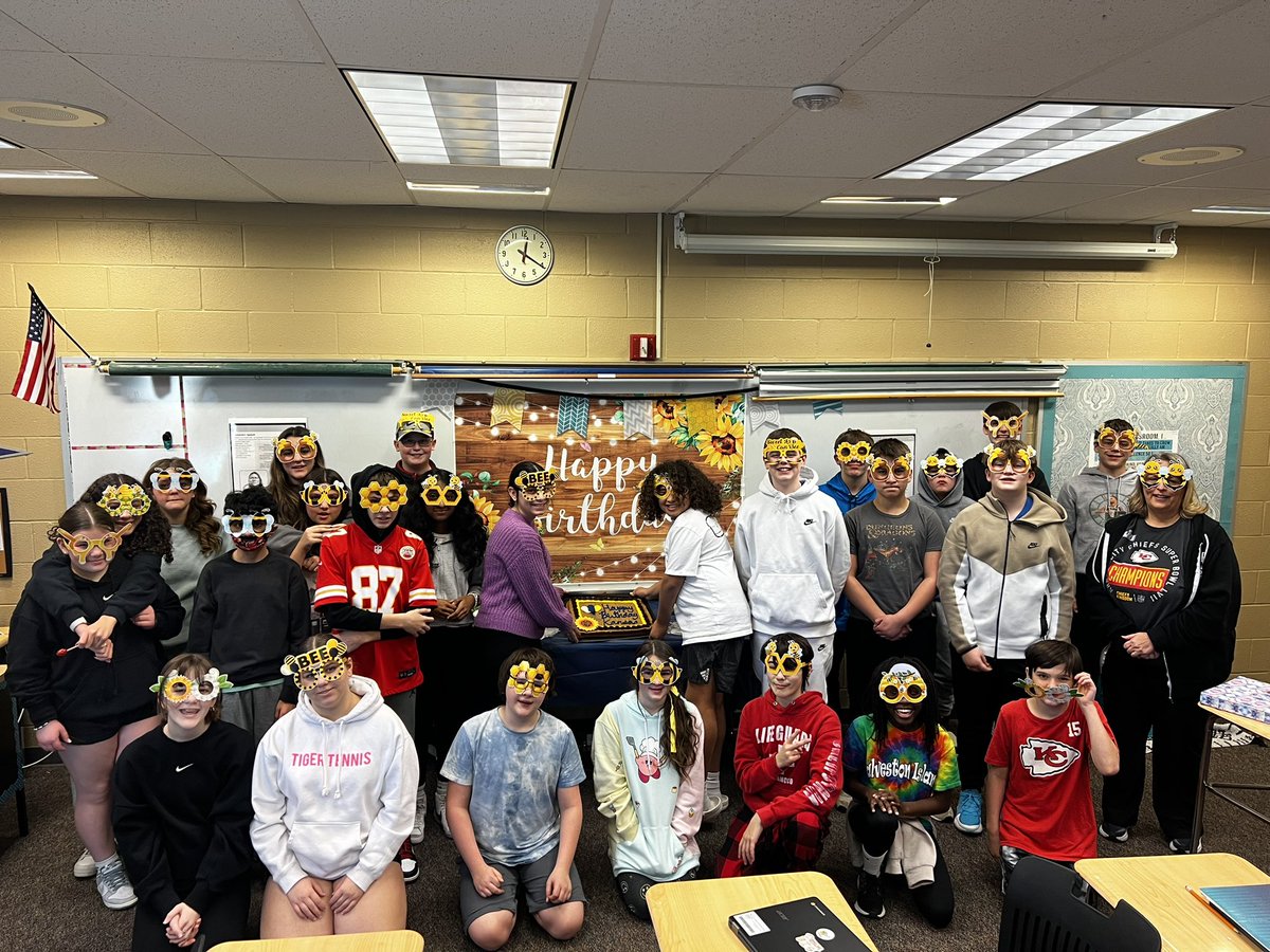 FalcoAdriane's tweet photo. Happy Birthday Kansas!  7th Grade Students @BVMiddle enjoyed celebrating today!  @bvschools https://t.co/Cn2koJaadT