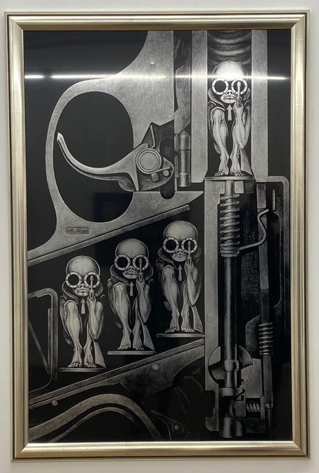 Inspiration 🖤 H.R. Giger. Pics: at the lomex gallery in Tribeca in Mar 22&rsquo;. #blackandwhitephotography<a href="/tag/hrgiger"class="tags"><span>#hrgiger</span></a><a href="/tag/blackandwhitephotography"class="tags"><span>#blackandwhitephotography</span></a>