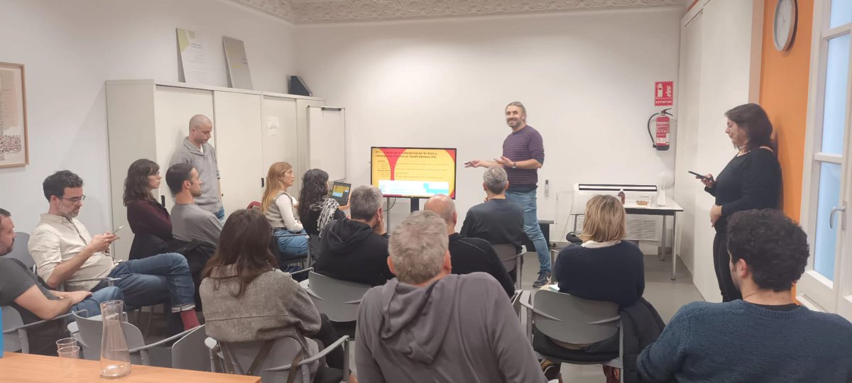 Vector_5's tweet image. El passat 17 de gener vam iniciar el projecte #EscolesResilients per impulsar una nova cultura de la sostenibilitat a les escoles i fer front a l'Emergència Climàtica.

Projecte singulars 👉 @econ_socialcat
Gràcies Escoles i Equip tècnic per fer-ho possible! @batec_coop #vector5