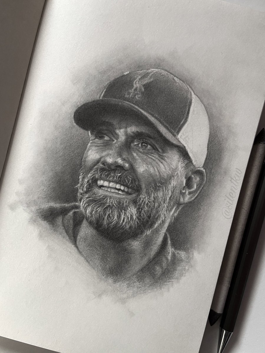 SilentKW's tweet photo. Thank you Jürgen ❤️

A little drawing I did of him in my sketchbook 

#JurgenKlopp #LFC https://t.co/h3zYChOQEo