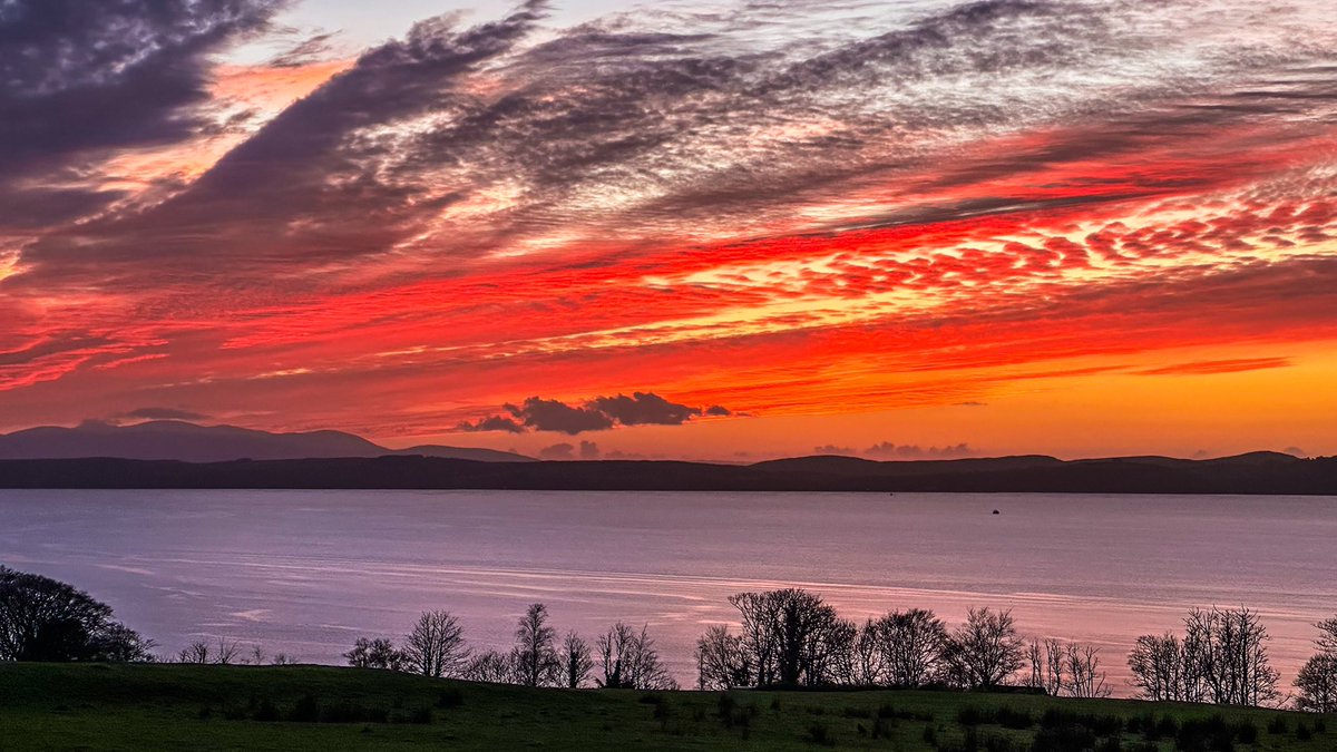Scottish Sands (@scottishsands) on Twitter photo Driving home earlier I had to stop to capture this stunning sunset over the Firth Of Clyde.
#CraftBizParty #MHHSBD #StormHour <a href="/Scotlandsviews/">scotlands views</a> <a href="/BBCScotWeather/">BBC Scotland Weather</a> Driving home earlier I had to stop to capture this stunning sunset over the Firth Of Clyde.
#CraftBizParty #MHHSBD #StormHour <a href="/Scotlandsviews/">scotlands views</a> <a href="/BBCScotWeather/">BBC Scotland Weather</a>