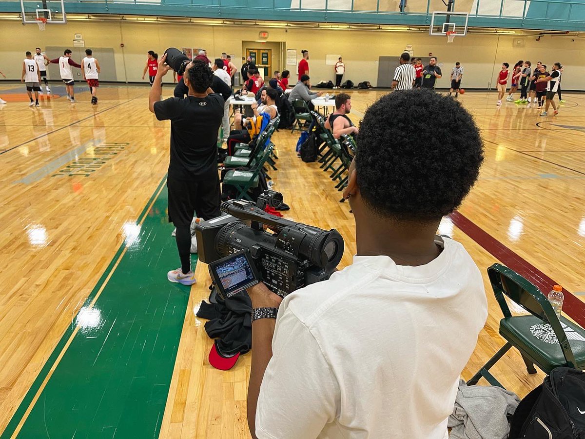ilmediaschool's tweet photo. π¨π Our students from both campuses kicked off the #hoopsofpromise spring season 2024! We are proud and very excited about the hands on training they are receiving! #iamims #basketball #radio #tv #media #handsontraining https://t.co/pSscuOr0lD