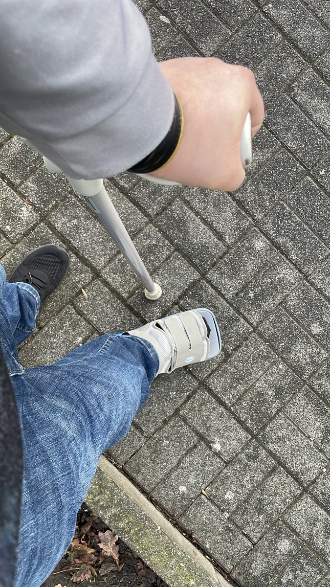 RubberDogMagnus's tweet photo. When you asking me, 2024 Limps a little forward 😅
Dont forget I thinking about all of you https://t.co/l3RZNFkZa6