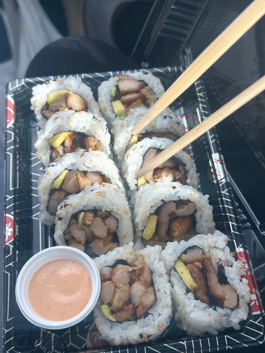kiykukii06's tweet photo. yall like sushi or yall weird ?? https://t.co/BxWu7CLbwc