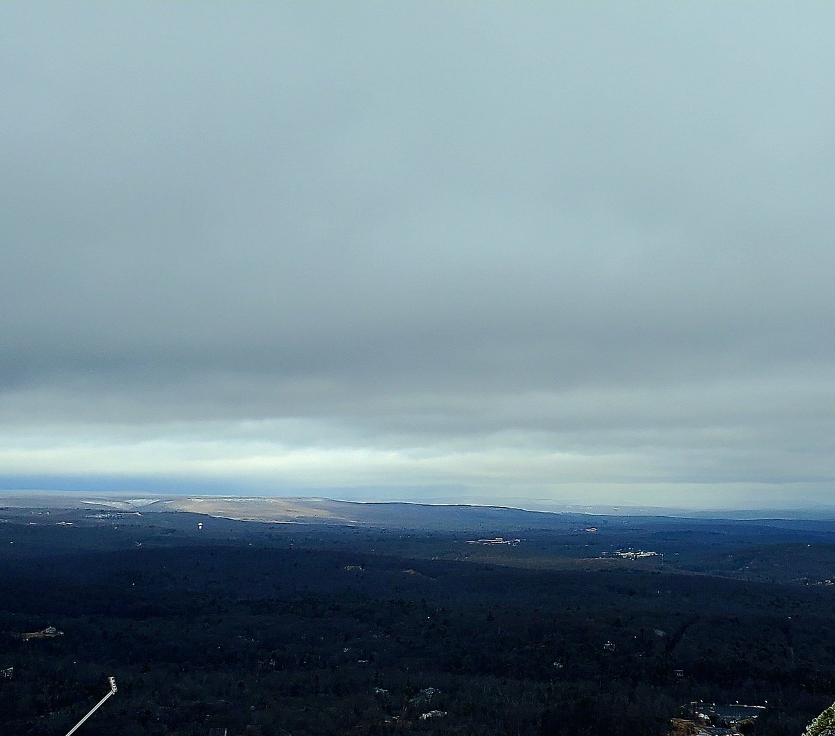 delaneytwining's tweet image. Fake snow, real views

Skiing for 2 days seems like riding a bike.

#camelback
