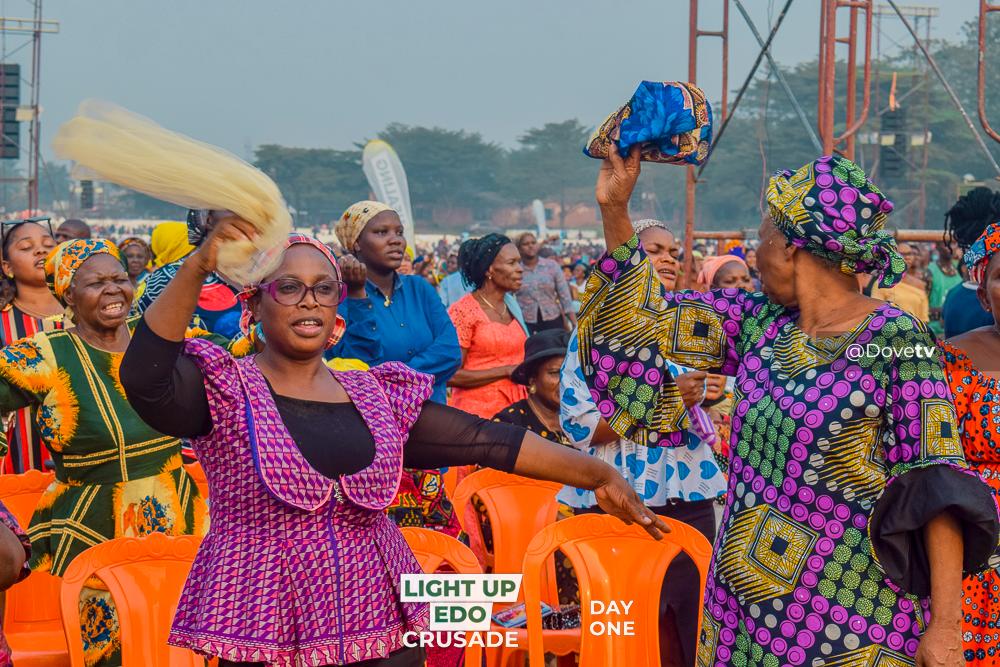 dovetv's tweet photo. Jesus was made glorified through the special ministration by Kate Iyamu, Mr M & Revelations.
#LightUpEDO
#Reach4Christ
#DoveTv
#DoveTelevision
#OHPrimeTv https://t.co/TokqUrkMac