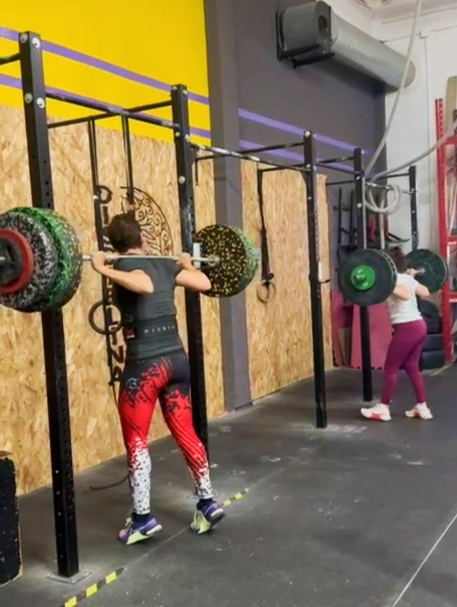 ConsuCM's tweet image. 95 kg en #BackSquat. Hice #RM y que bien sienta!!! 😎
#Crossfit #Training #Sportlife #Fuerza #Sentadillas