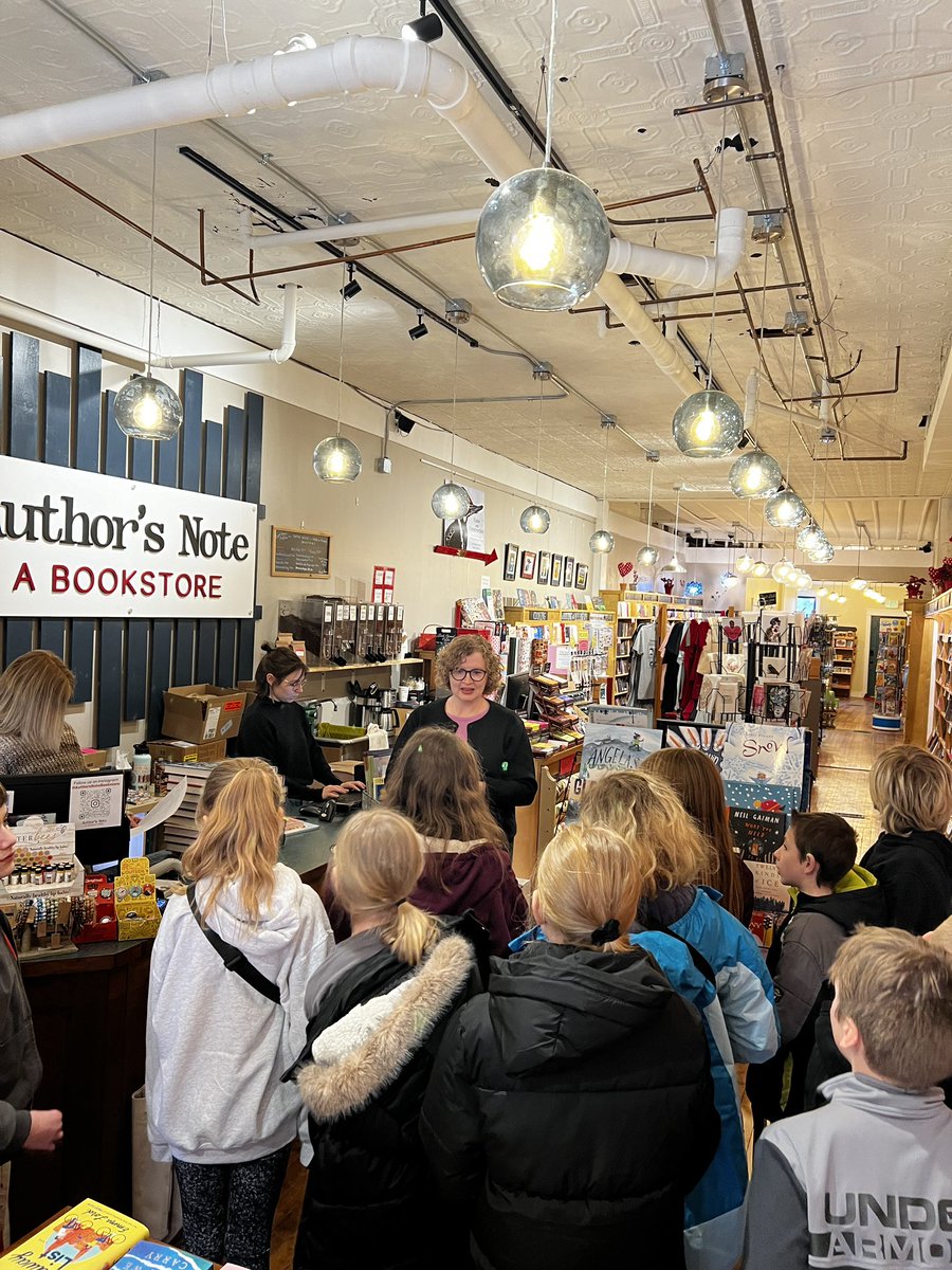 Starting our library field trip adventure ! <a href="/authorsnoteshop/">authorsnote</a> gave us a great welcome! <a href="/KendallESLib/">Kendall Elementary Library</a>