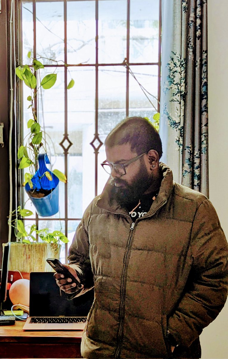 abhimanbiswas's tweet image. Between OG and iPhone 13, I never grew up 😀 #techtimetravel #thenvsnow #shotonpixel7 #shotoniphone